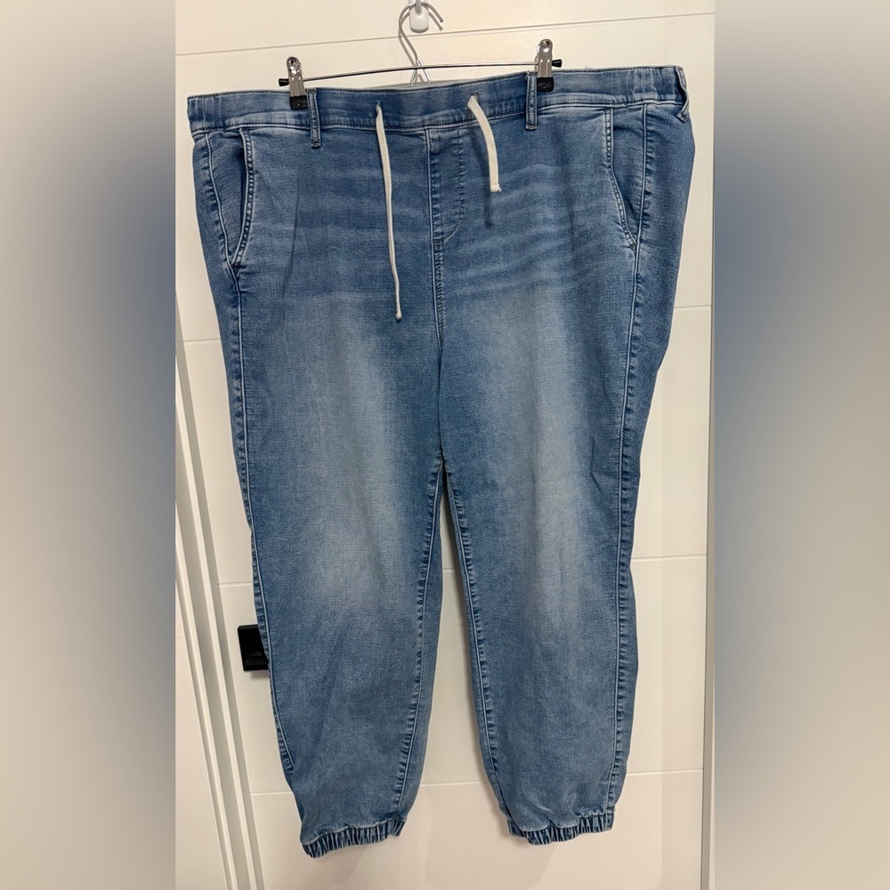 Torrid: Feel the Fit Denim Joggers (inseam approx 26in) -Size Torrid 4R